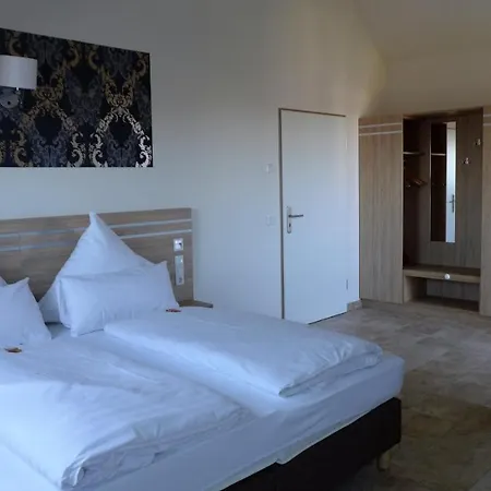 St Michael Atrona Gmbh 3* אוזקירכן