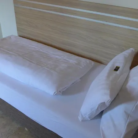 St Michael Atrona Gmbh Gæstehus Euskirchen