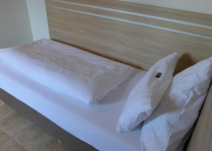 St Michael Atrona Gmbh Pensionat Euskirchen